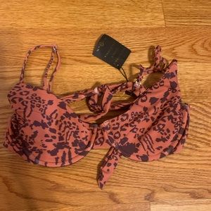 NWT SkatiexSalty Utica Print Top